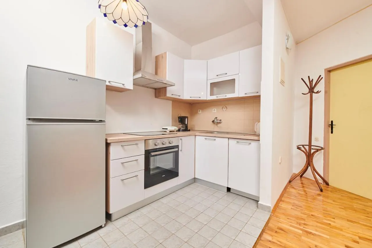 Apartman Petelin Новиград 0*,  Хорватия